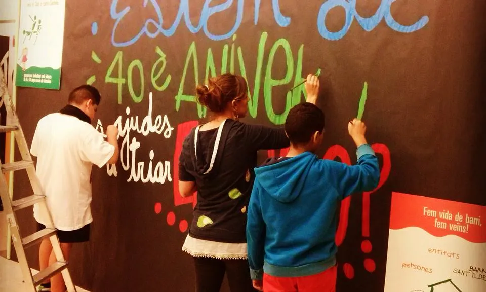 Preparant la proposa participativa per triar el logotip del 40 aniversari de l'entitat