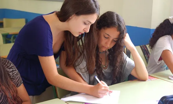 La campanya de tornada al col·le de Adsis pretén acabar amb la desigualtat invisible amb la que viuen alguns estudiants.