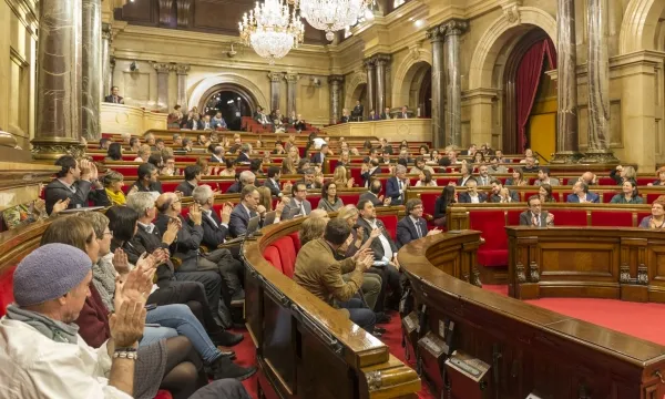 El Parlament de Catalunya aprova la normativa per unanimitat. Font: Taula del Tercer Sector Social