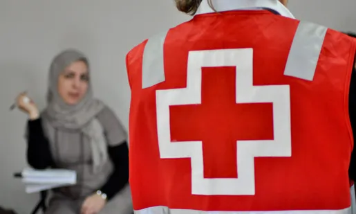 L'equip tècnic de la Creu Roja dóna suport a les persones refugiades. Font: Creu Roja Sabadell