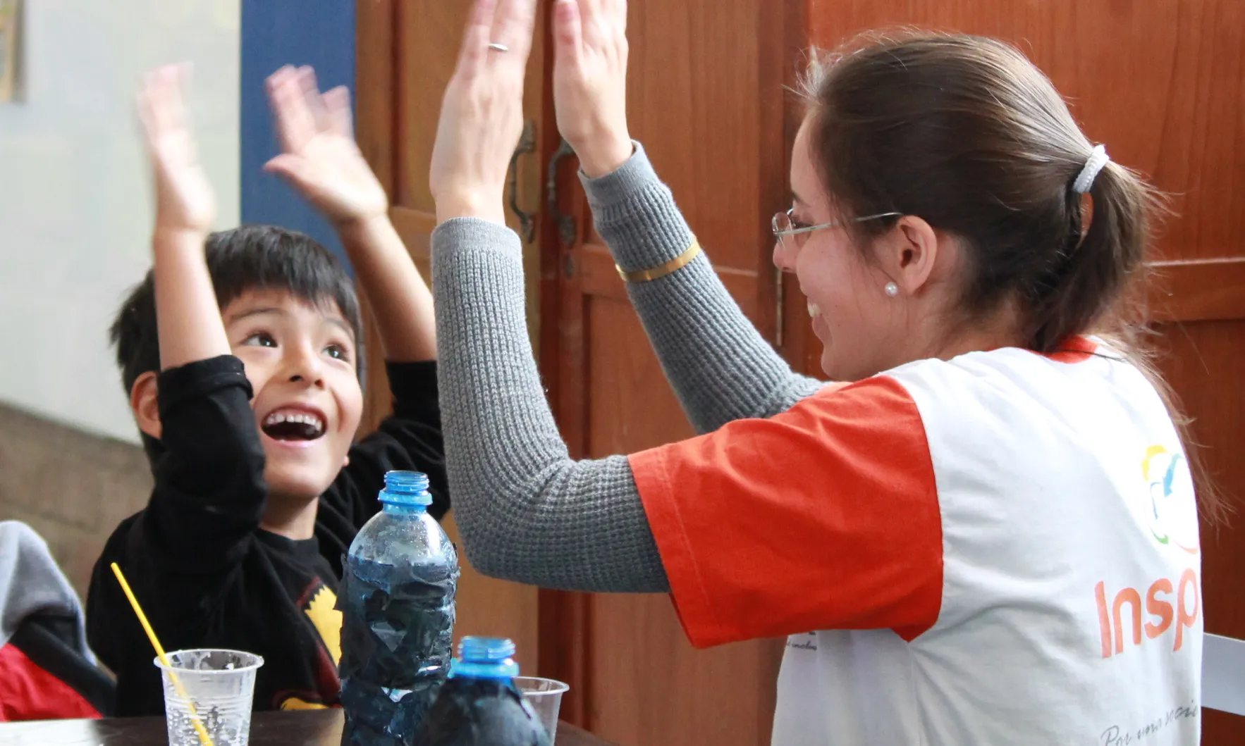 Voluntariat amb infants - Foto: Flickr