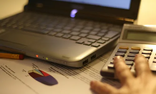 Les entitats haurien de portar la comptabilitat econòmica. 