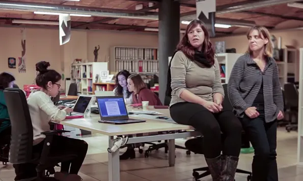 Fotograma del vídeo de la campanya "300 raons per ser feminista avui"