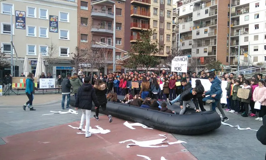 Acció reivindicativa amb joves de la ciutat - Foto: Lleida pels Refugiats