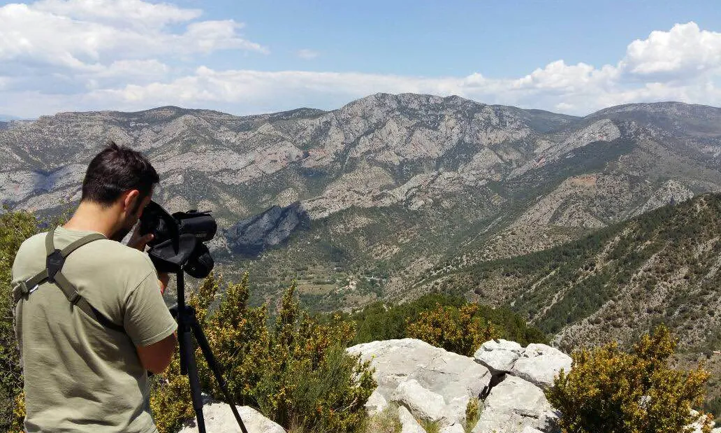 Els voluntaris i voluntàries participen activament en projectes de conservació, amb experiències que els ajuden a enfortir el vincle amb la natura i sentir-se útils a la comunitat (imatge: fundaciocatalunya-lapedrera.com)