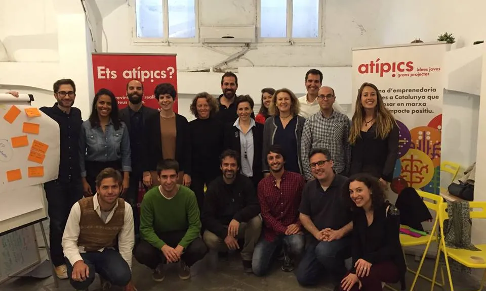Grup de mentors i mentores del programa Atípics. Font: Pàgina de Facebook d'Atípics