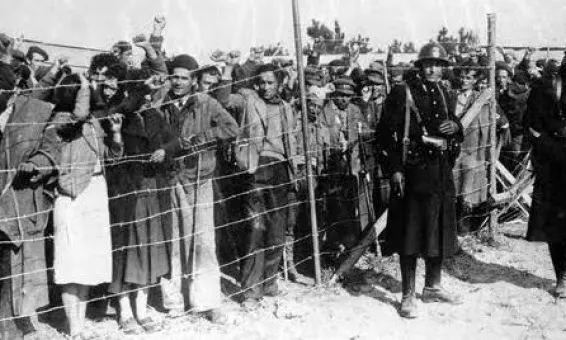 Persones refugiades provinents d'Espanya després de la Guerra Civil, al camp d'internament Argelès-Sur-Mer