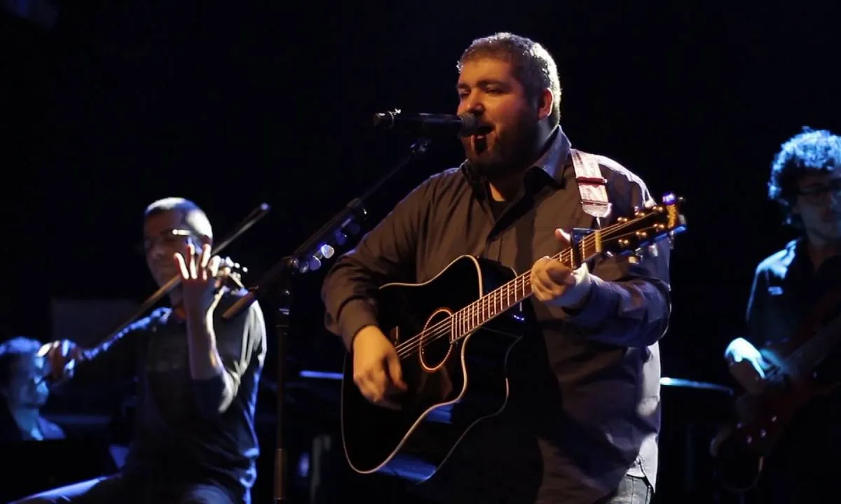 Esteban Faro durant la presentació del disc "En la otra cara de la luna"