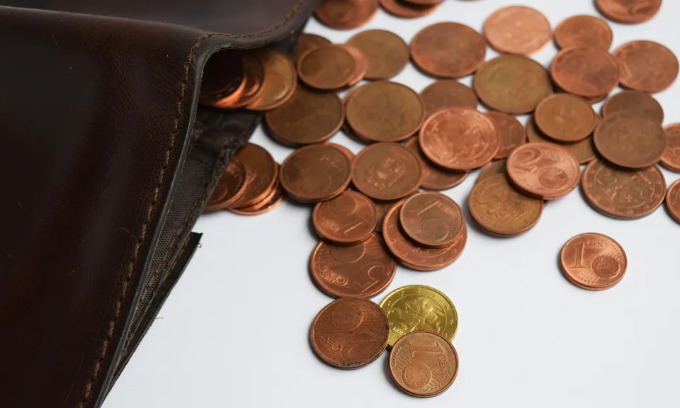 La taxa Arope s'analitza a partir de tres subindicadors: els baixos ingressos, la baixa intensitat de treball i la mancança severa material