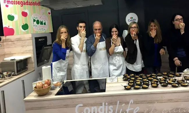 El xef David Andrés, la periodista Elisenda Camps i els actors de Merlí Francesc Orella i Candela Anton va ser els encarregats d'apadrinar la presentació de la campanya de la FEM