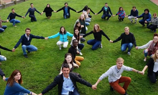 Trobada a La Haya amb el programa de voluntariat " Clam per la pau"