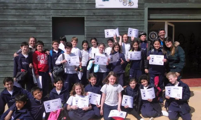 Amumnes de Petit Món després d'haver participat en una activitat de mobilitat segura