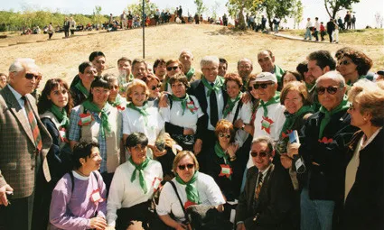 Un grup de voluntaris i voluntàries durant la inauguració del Jardí Botànic de Barcelona