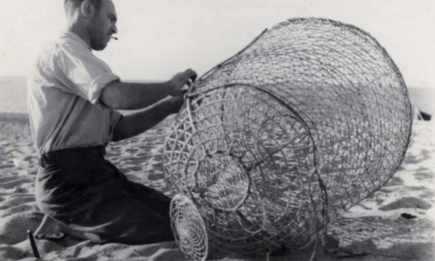 Els usos tradicionals del medi natural, com poden ser les arts de pesca,  també són un objecte d'estudi de l'etnobotànica
