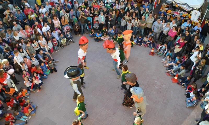 Celebrant la primavera a Martorell amb una cercavila