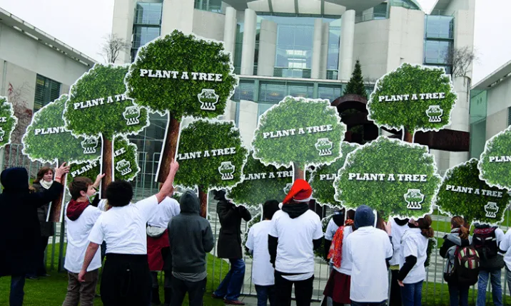 L'Associació Plant for the Planet explica el seu projecte en una conferència durant el Dia Mundial del Medi Ambient