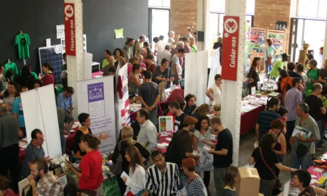 La Fira de l'Economia Solidària, organitzada anualemnt per la XES, mostra el creixent interès per aquest model econòmic alternatiu.