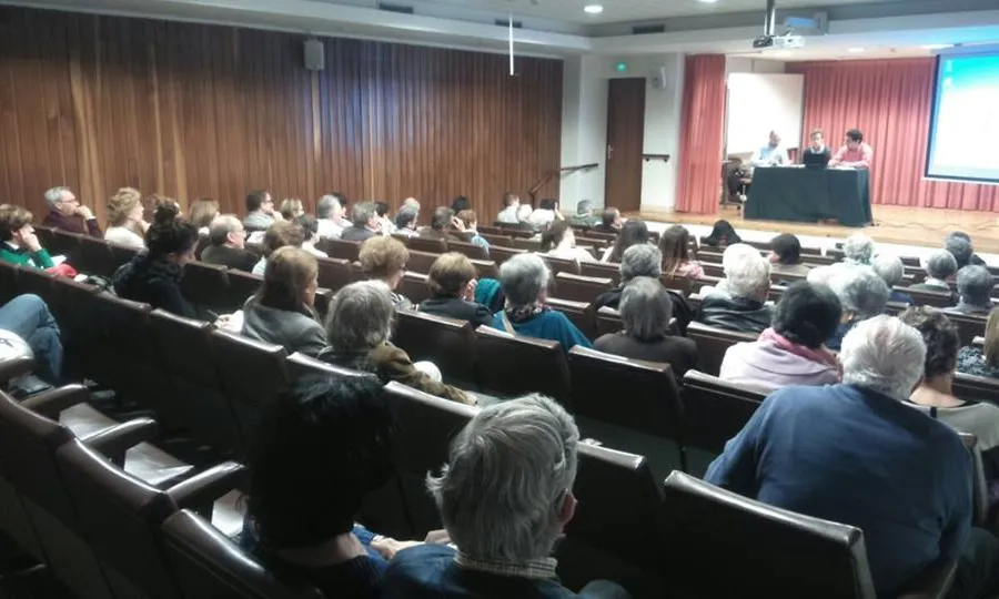 Cada primer dilluns de mes de l'octubre al maig se celebren "Els dilluns del Drets Humans"