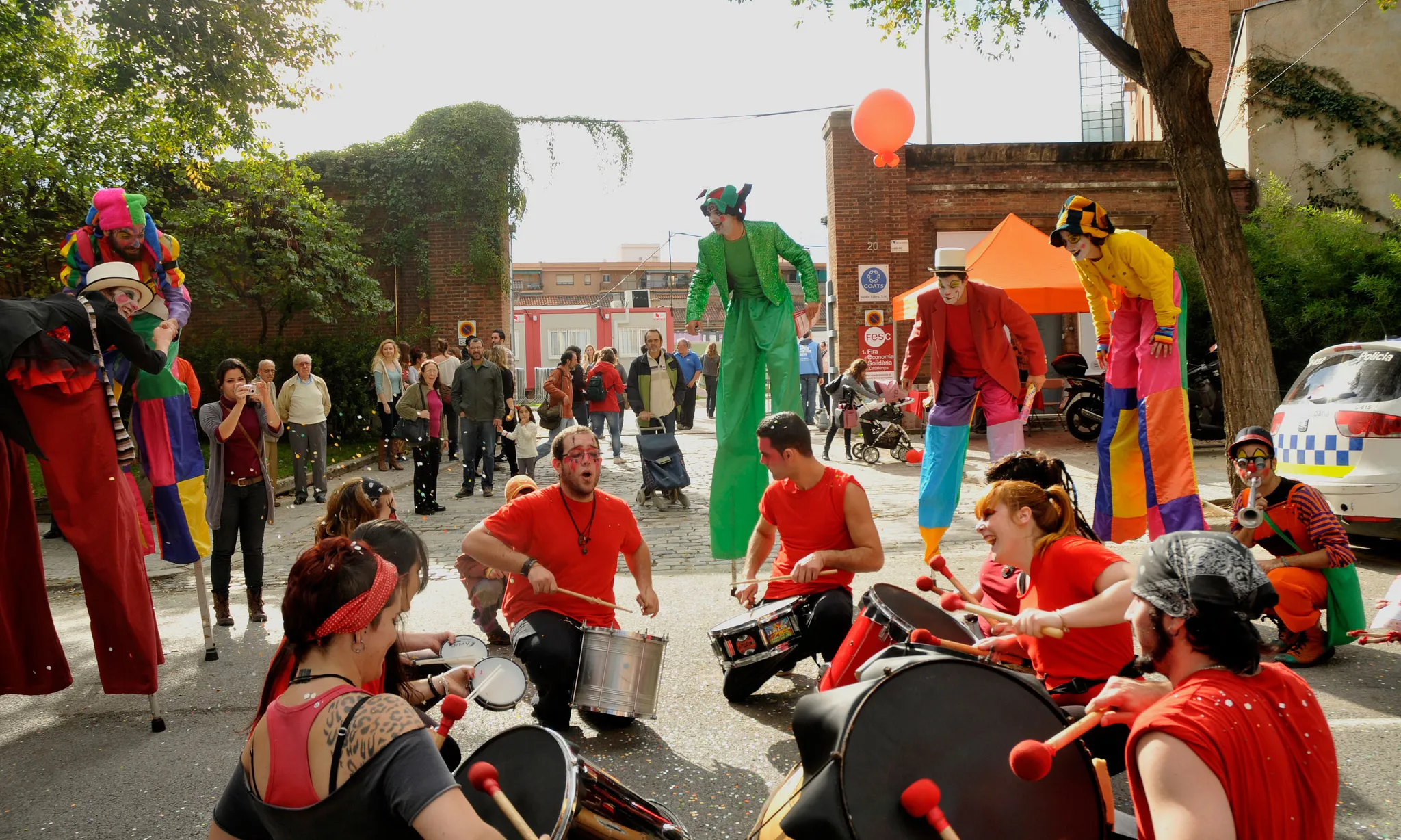 Animació al carrer a la FESC