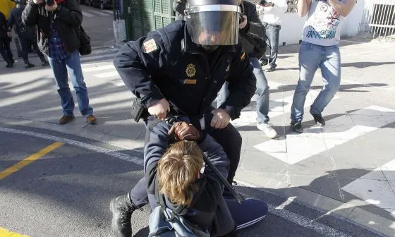 El Parlament de Catalunya va prohibir l'ús de les bales de goma en actuacions policials l'any 2014.