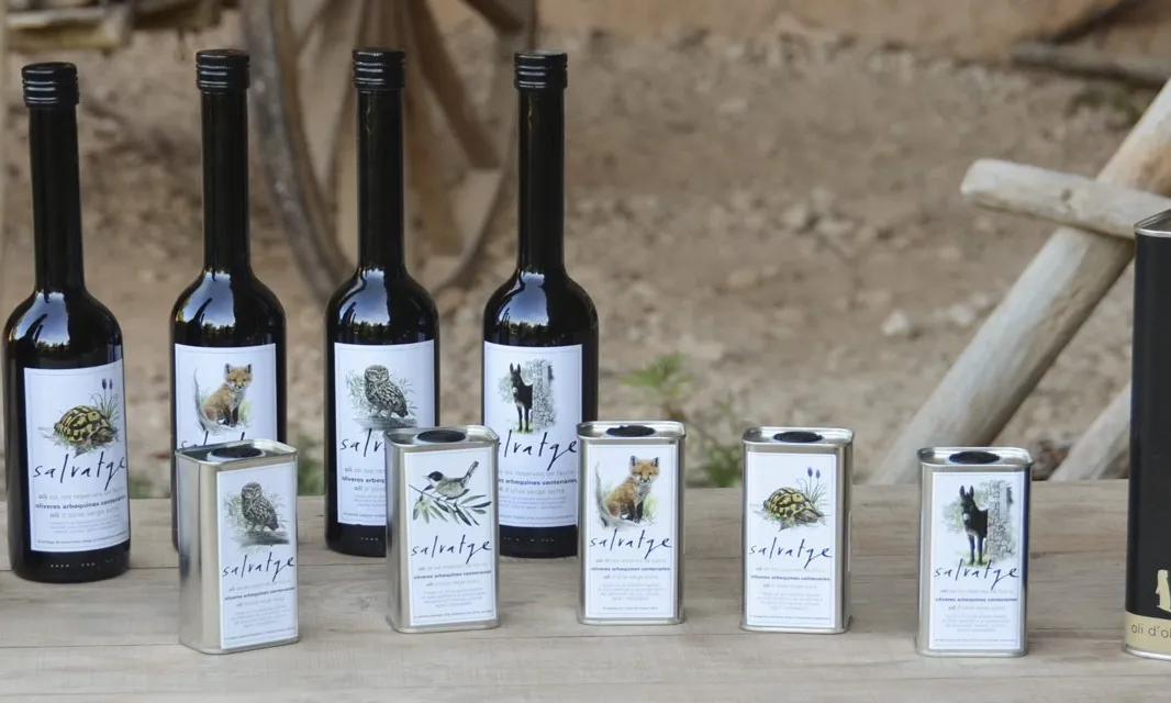 A les finques on es produeix Oli Salvatge, es respecta a les oliveres centenàries