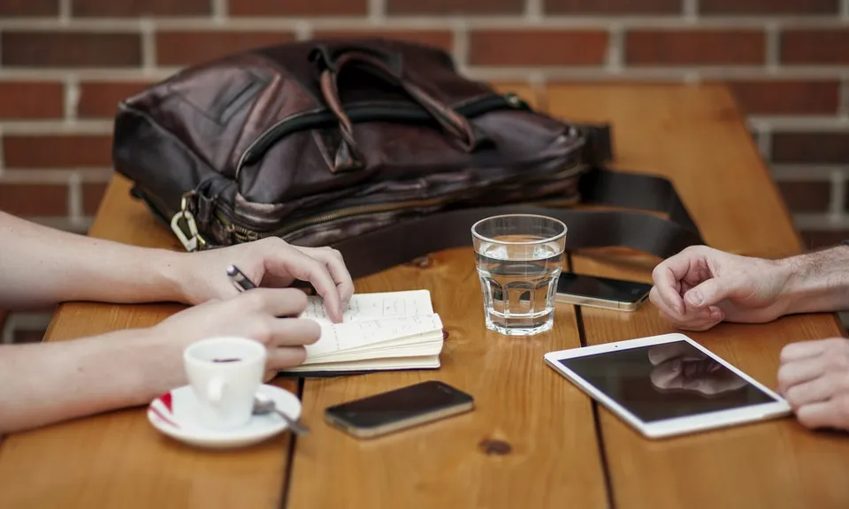Fomentar espais de relació entre juntes directives i equip executiu pot prevenir conflictes interns.