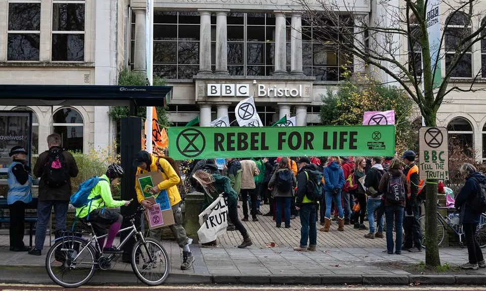 Exctiction Rebellion és un moviment civil internacional que apel·la a altres grans mobilitzacions civils pacifistes