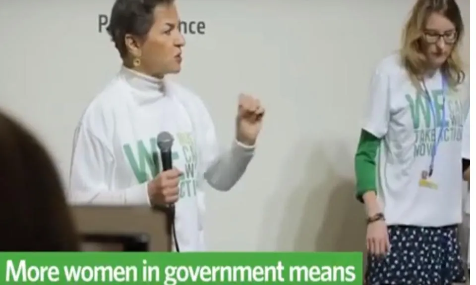 La presència de dones en els governs està relacionada amb l'aprovació de més legislació ambiental.