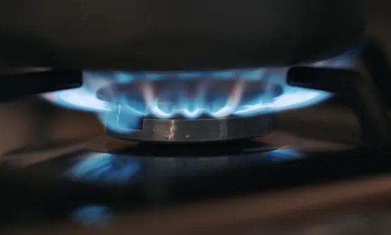 La pobresa energètica és una de les conseqüències que fan viure en situació de desigualtat a persones sense recursos.