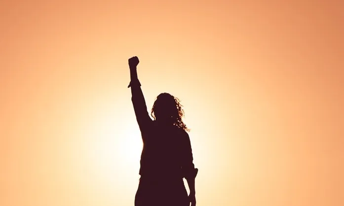 S'han de crear unes polítiques educatives que provoquin un canvi de mentalitat des de la base de la societat. Font: Unsplash.