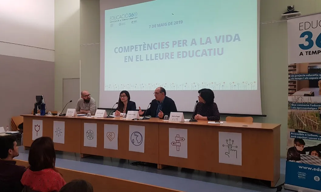 Taula de presentació de la publicació 'Competències per a la vida en el lleure educatiu'