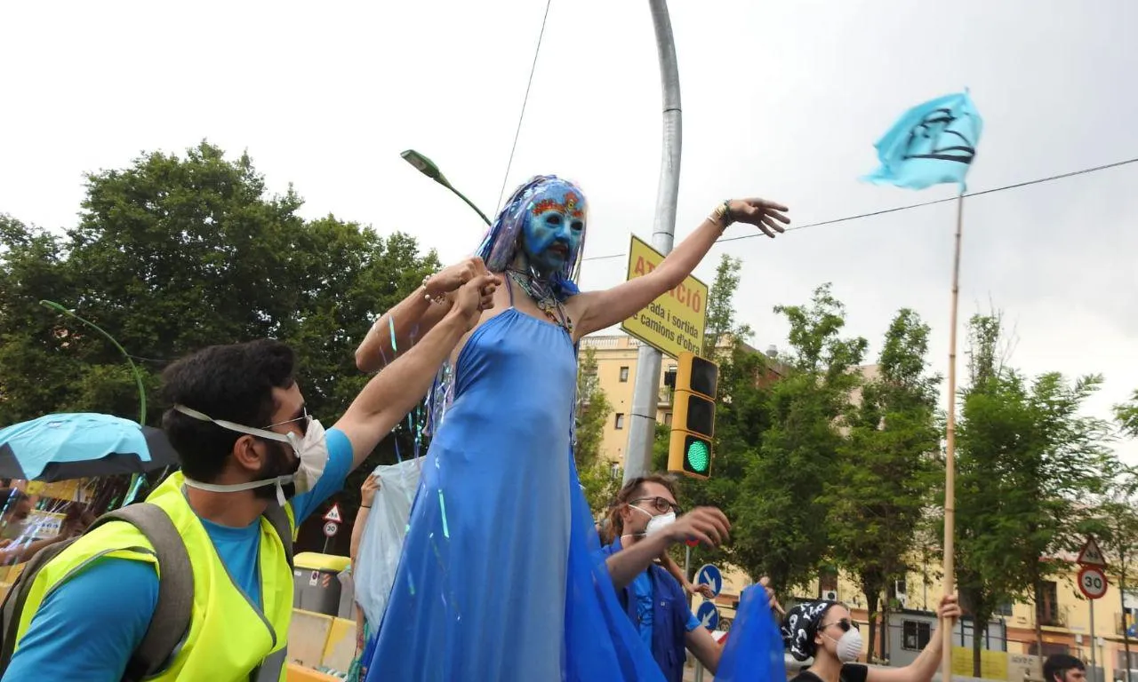 Rebel·lió o Extinció atura l'entrada a Barcelona per la C-32 sota el lema "Stop contaminació, ara o mai!"