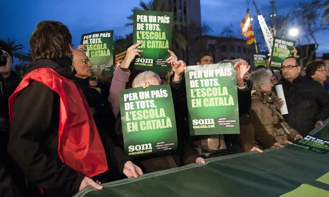 Fotografia d'una manifestació per l'escola en català