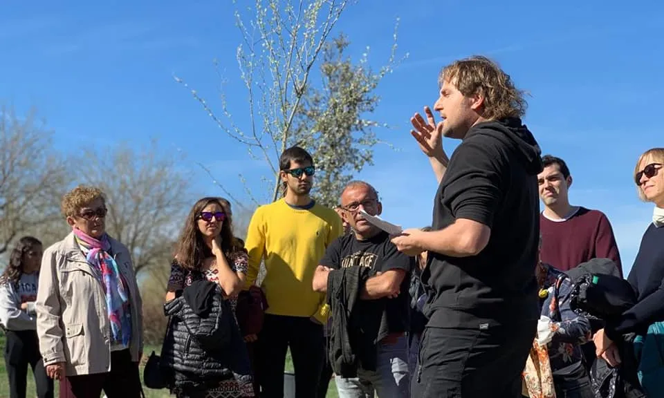 Pere Olivart  i altres membres de l'entitat a una jornada de voluntariat 