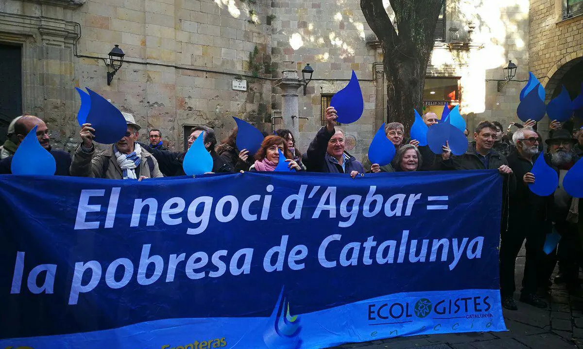 Aigua és Vida i el Moviment per l'Aigua Pública i Democràtica han posat en marxa una campanya per remunicipalitzar l'aigua a l'AMB.