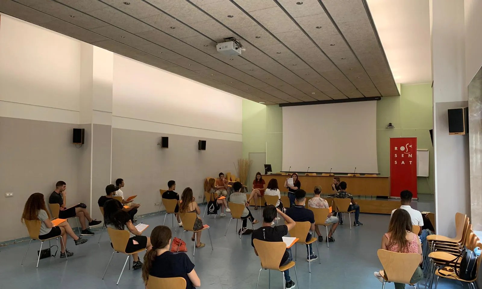 El projecte Joves Referents busca fomentar la incorporació de joves d'orígens diversos en les entitats de lleure catalanes.