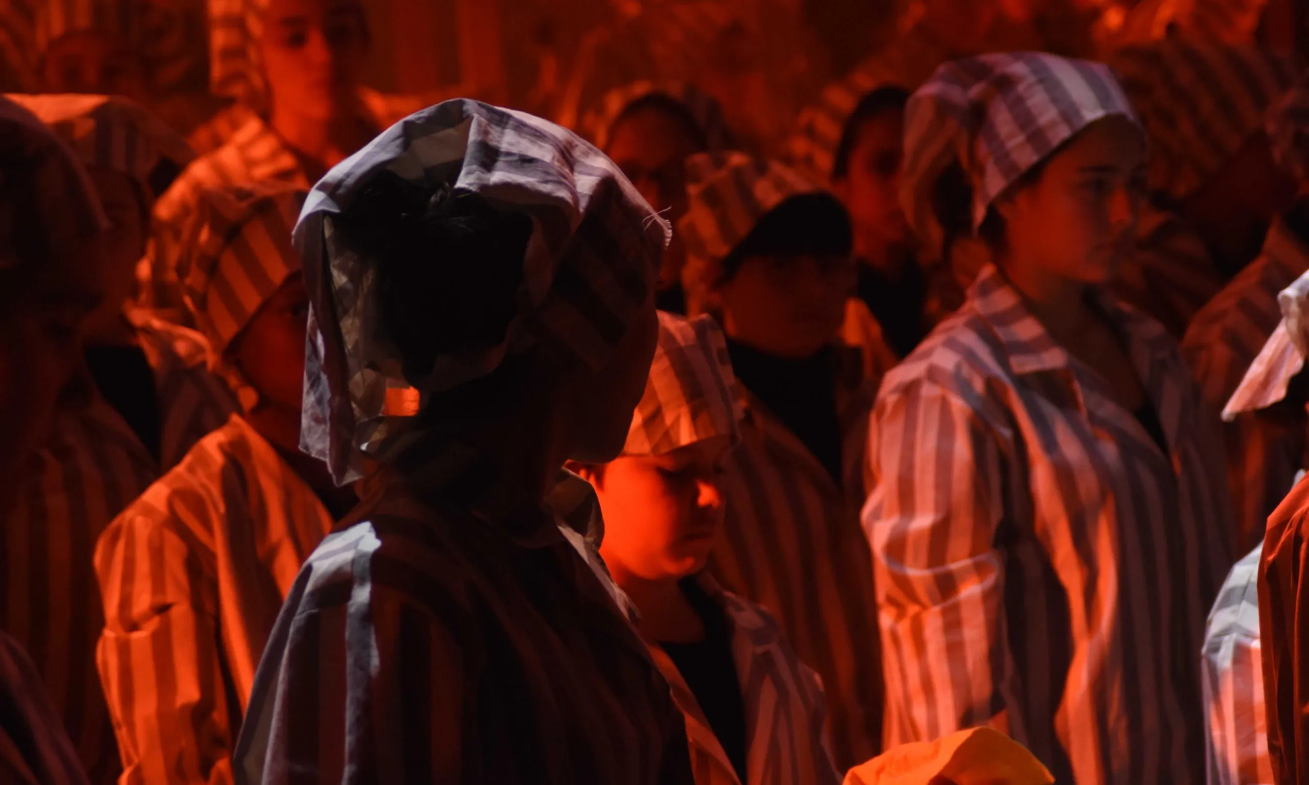 L'espectacle innaugural 'Theresienstadt', dirigit per Cràdula Teatre i Cor Preludi, i amb representació de deu companyies de les comarques gironines.