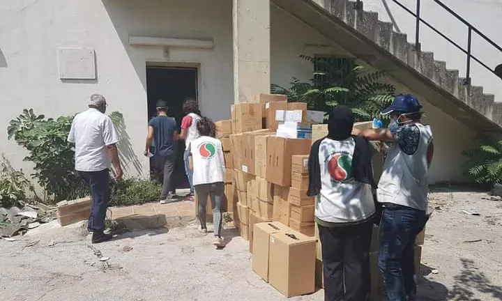 Organitzacions del Líban, com des d'altres punts del món, com Catalunya, estan treballant en la zona afectada per reemplaçar l'absència de resposta de l'Estat. 