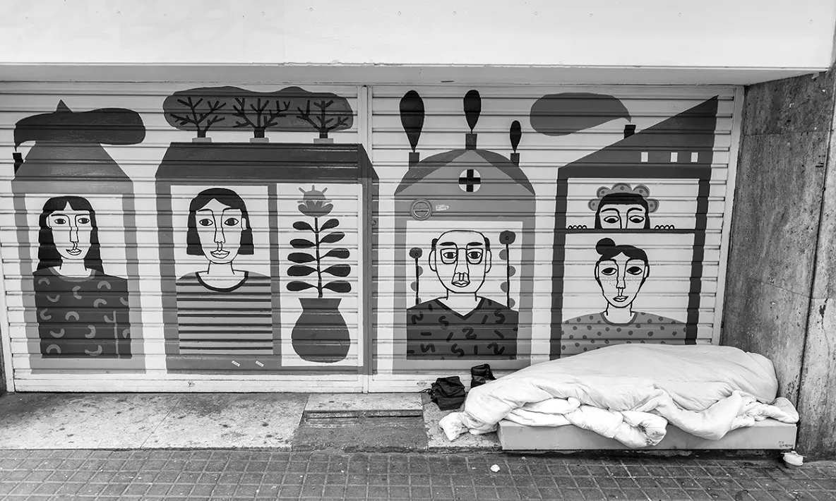 El sensellarisme és el tema central de l'exposició d'Arrels Fundació.