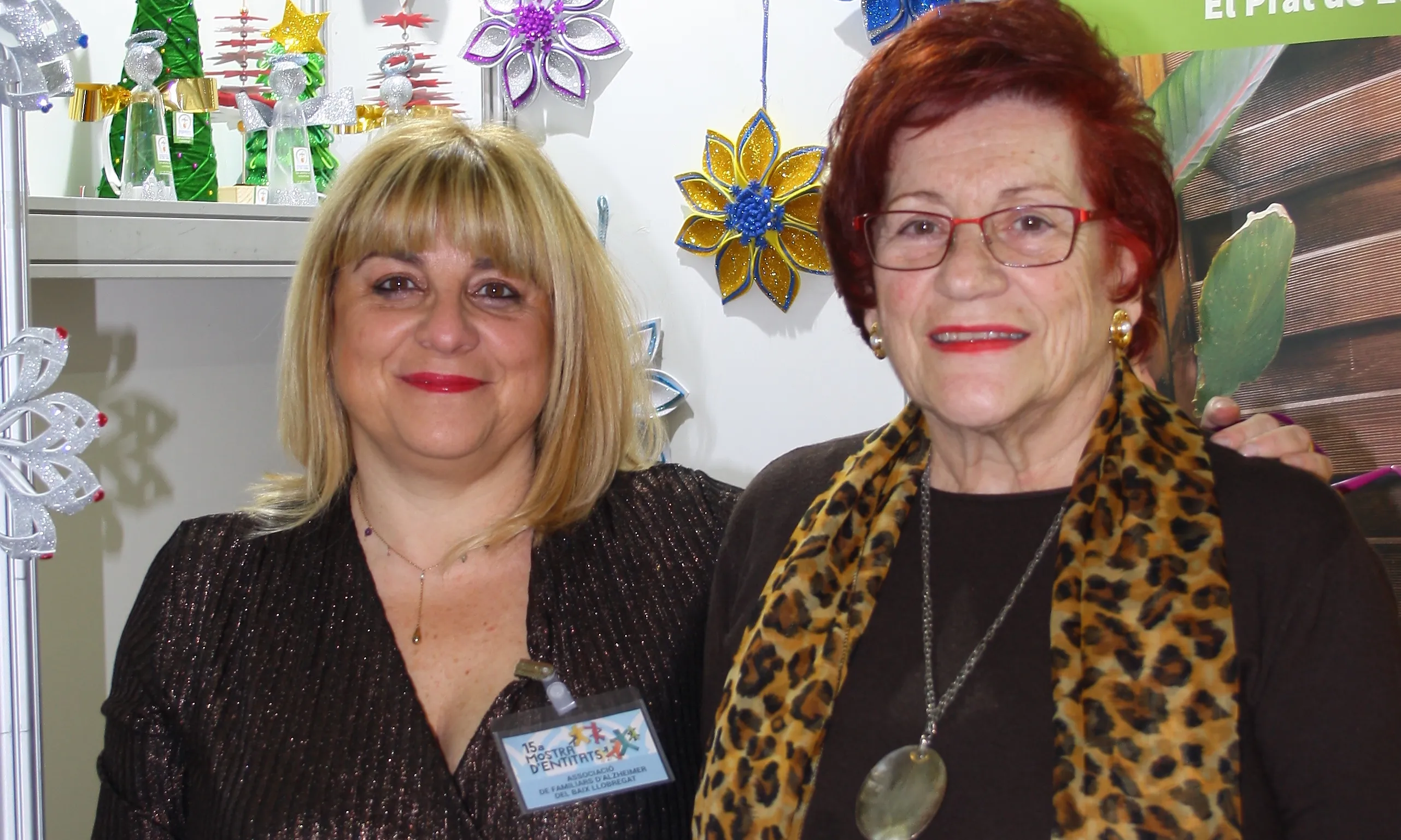 Mª Rosa Giner, presidenta de l'AFA Baix Llobregat (dreta) i Mercè Rull, vocal i psicòloga de l'entitat (esquerra)