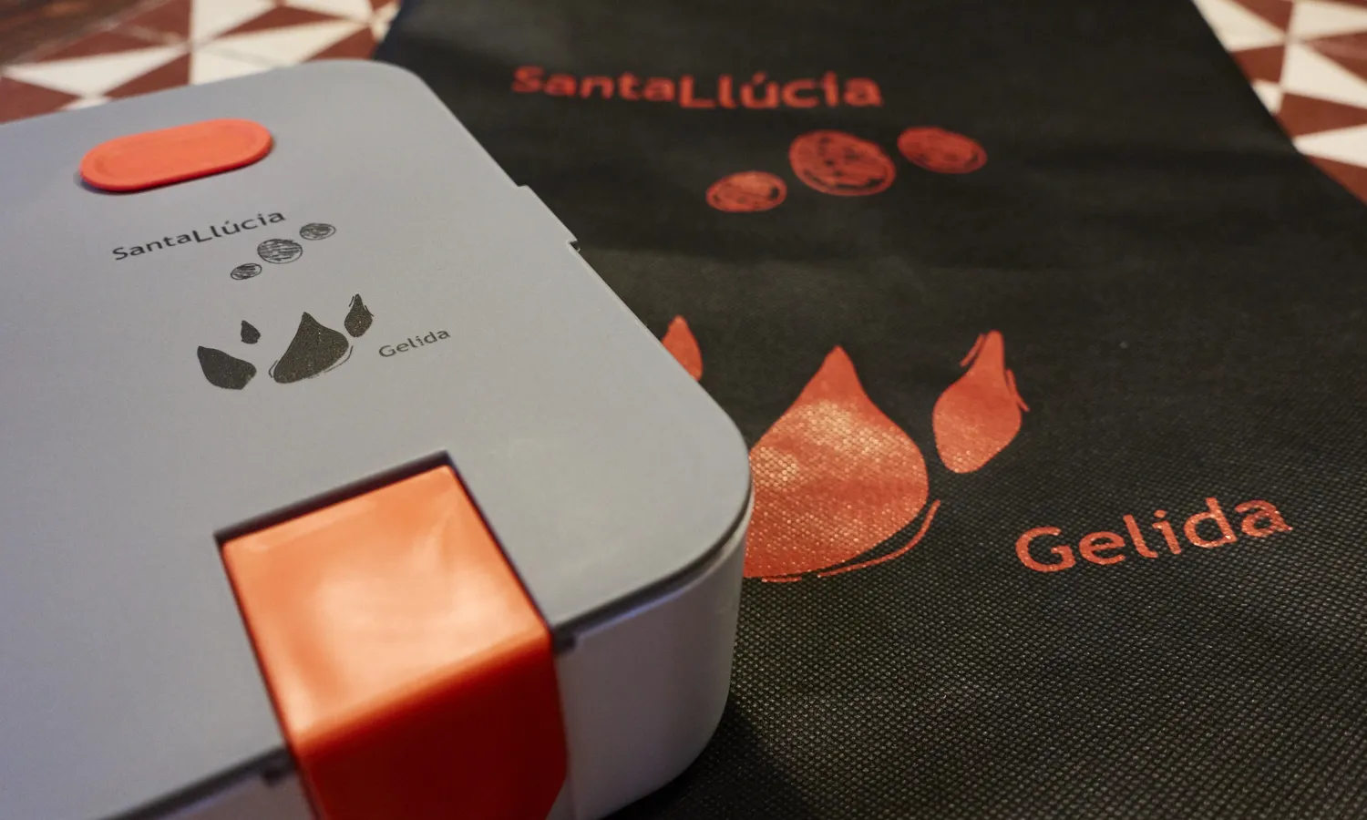 Es proporcionarà cita prèvia per evitar aglomeracions i amb el tiquet s'entregarà un litre d'escudella i botifarra negra.