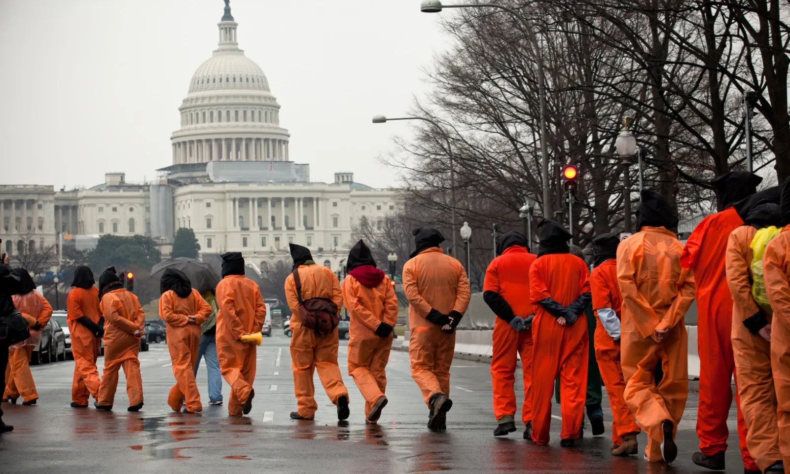 Acció d'Amnistia Internacional per denunciar les vulneracions de drets humans a Guantànamo