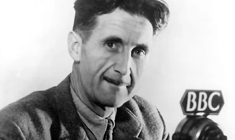 Fotografia de George Orwell. Imatge de la BBC. Llicència de Domini Públic. 