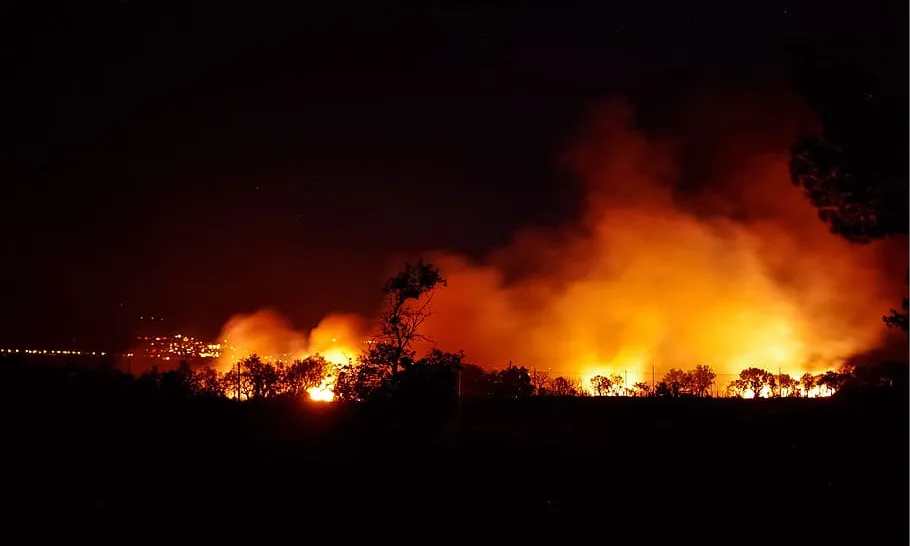 El foc ha devastat el camp de refugiats de Cox's Bazar.