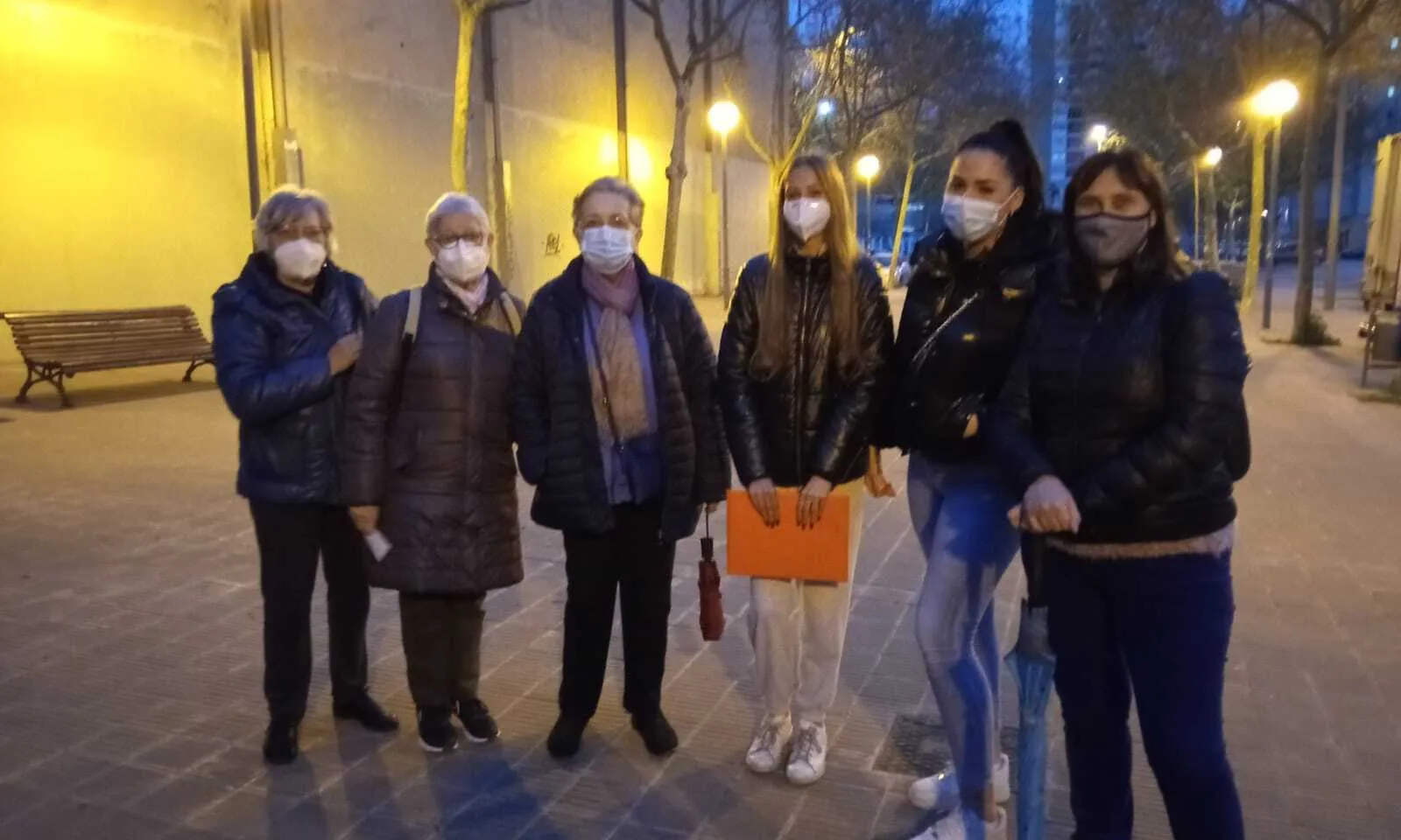 Un dels equips de voluntariat que van participar en el recompte parcial organitzat per la Fundació La Vinya.