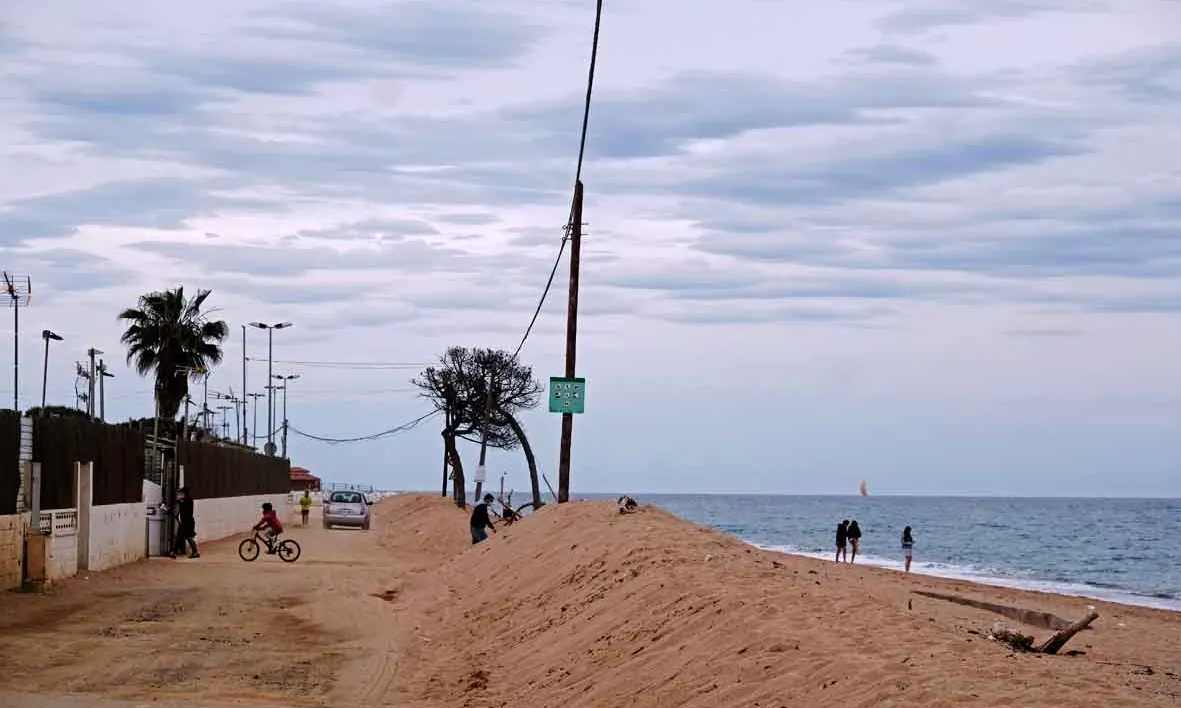 Els efectes del Glòria sobre el litoral en aquesta part del Maresme sín encara molt visibles.