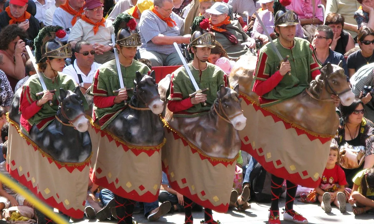 Les Festes del Tura són manifestacions del patrimoni cultural, artístic i tradicional de la ciutat d'Olot.