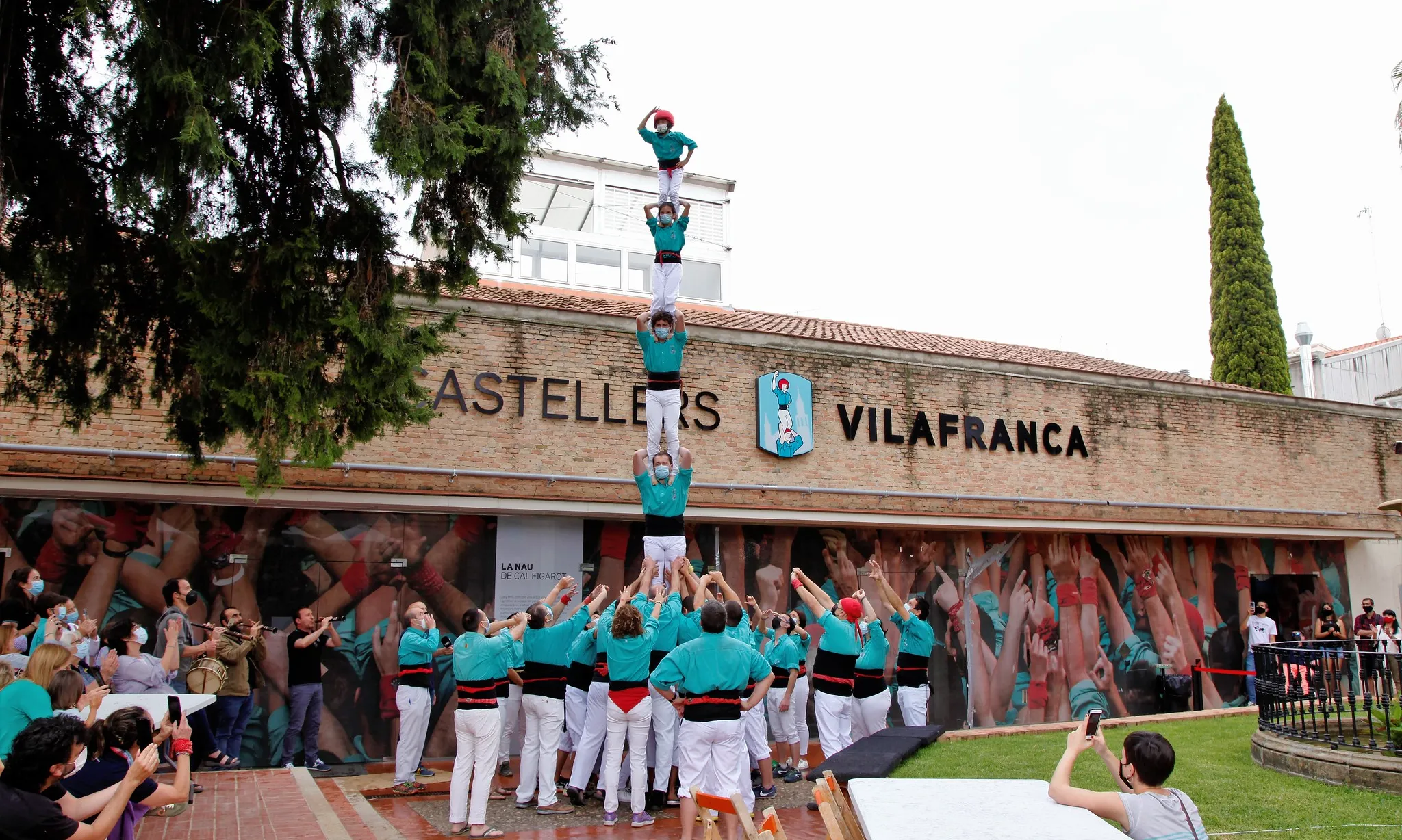 Pilar de 5 aixecat pels Castellers de Vilafranca el Dia del Graller a Cal Figarot.