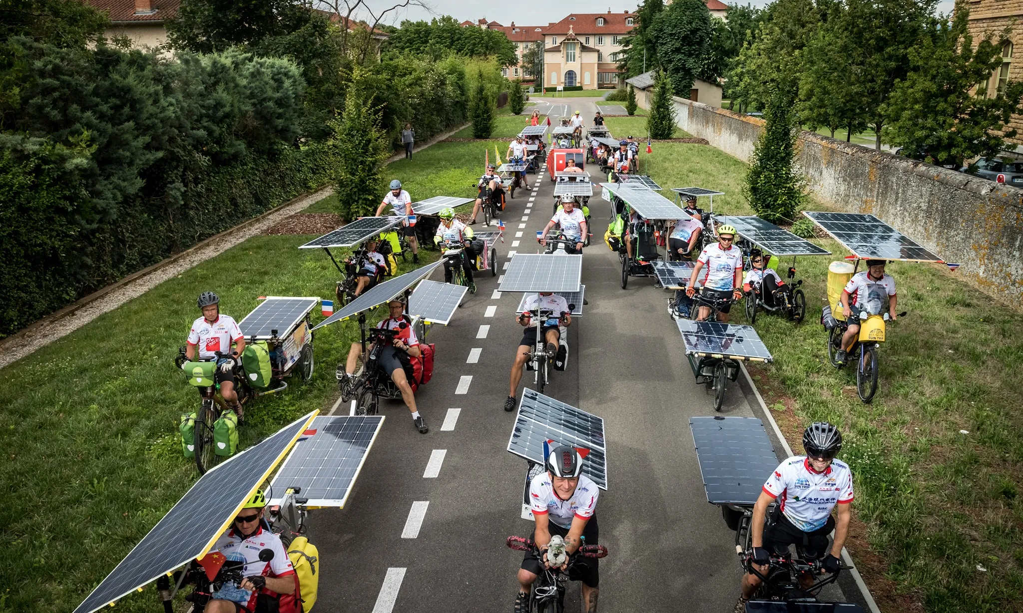 'The Sun Trip' recorre Europa per generar debat sobre el futur de la mobilitat sostenible. 