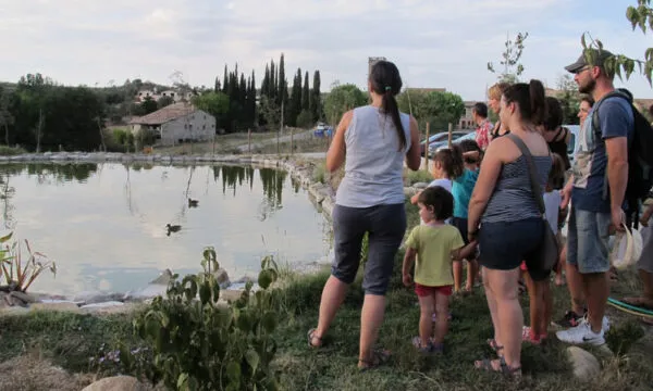 La masia de Camadoca a Santa Maria de Merlès funciona com a seu de l'entitat, convertida en centre de conservació de fauna salvatge i educació ambiental. 